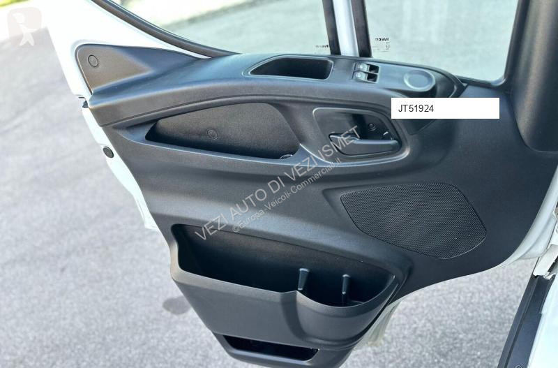 عربة نفعية Iveco