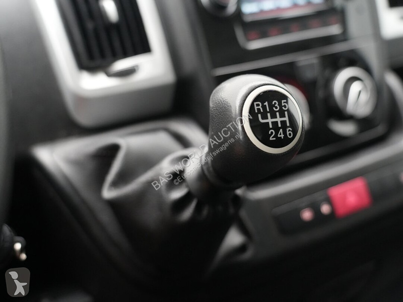 Лекотоварен автомобил Fiat 130pk