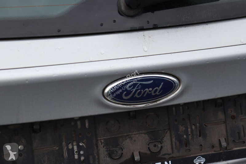 Véhicule utilitaire Ford