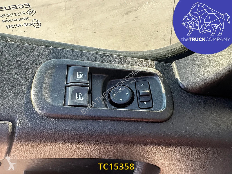 Véhicule utilitaire Renault 145.35 klubb