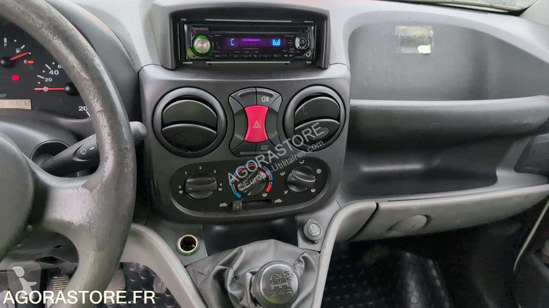 Véhicule utilitaire Fiat DOBLO