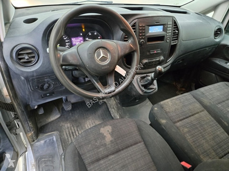 Véhicule utilitaire Mercedes 111 CDI Lang