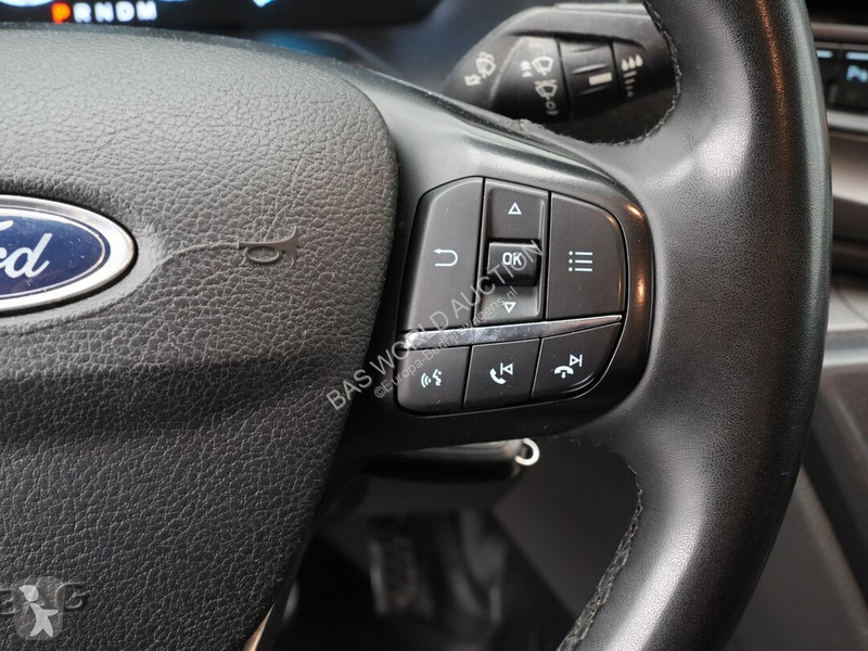 Véhicule utilitaire Ford 130PK