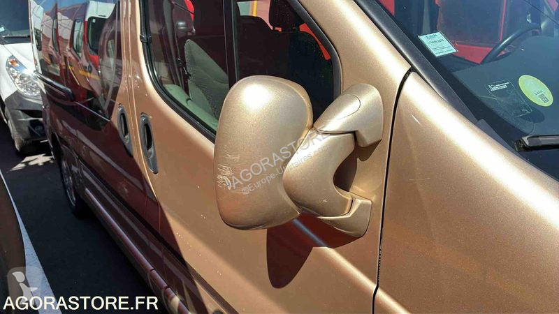 Véhicule utilitaire Opel VIVARO