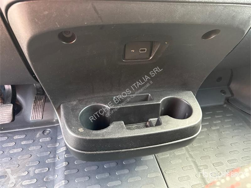 Véhicule utilitaire Opel 2.2