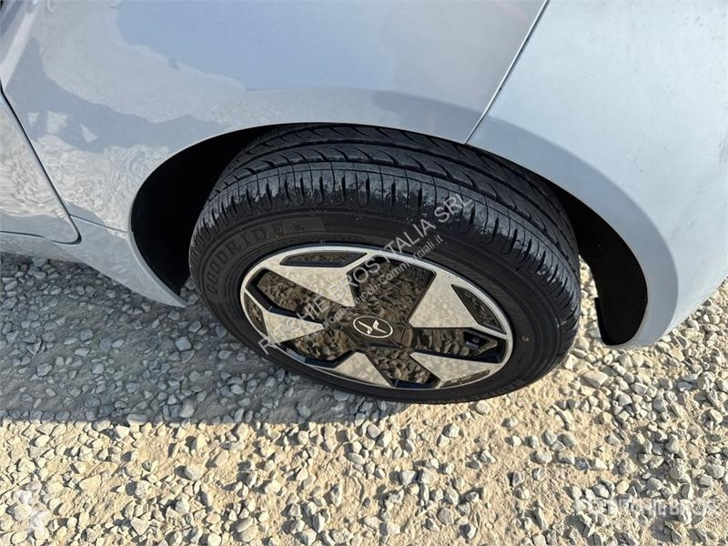 Лекотоварен автомобил  XEV Yoyo