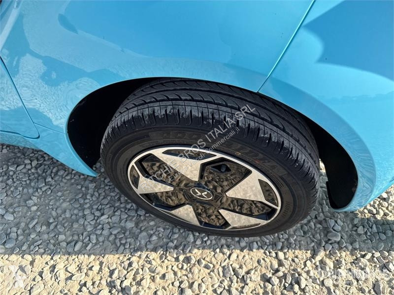 Лекотоварен автомобил  XEV Yoyo