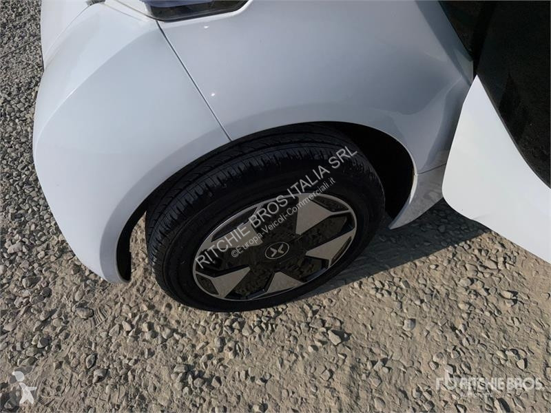 Лекотоварен автомобил  XEV Yoyo