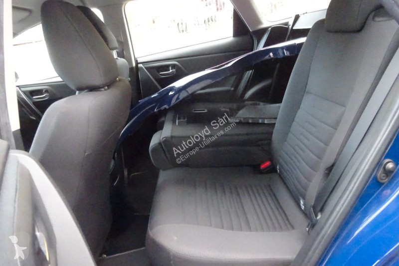 Лекотоварен автомобил Toyota AURIS TOURING 1,8...