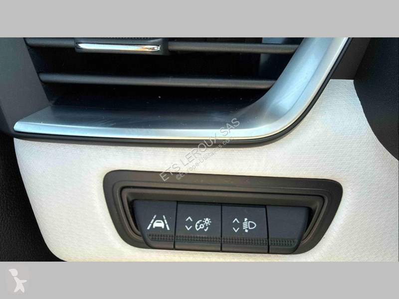 Лекотоварен автомобил Renault CLIO V