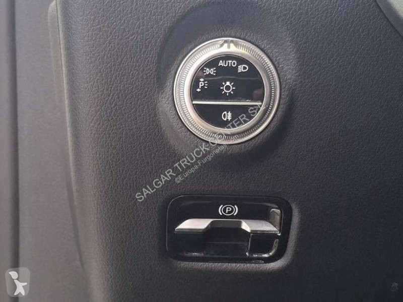 Комерційні автомобілі Mercedes 200