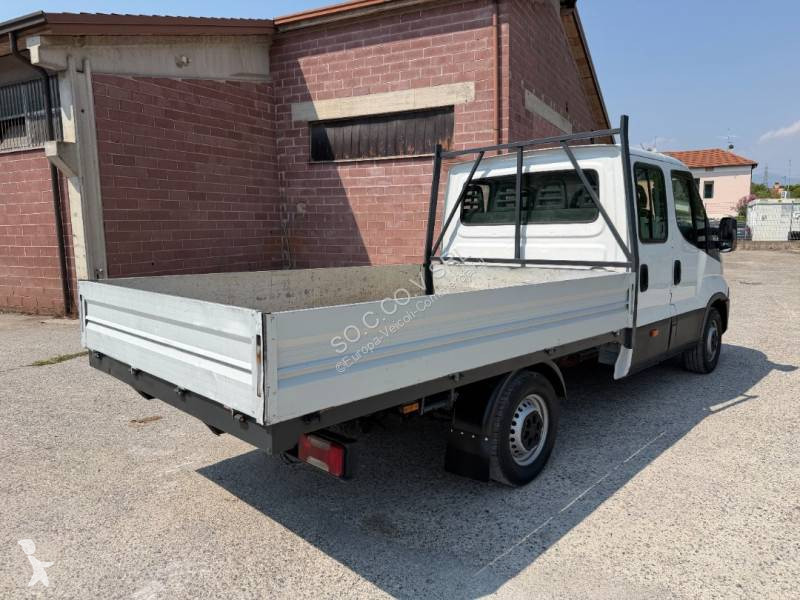 Лекотоварен автомобил Iveco 35S12