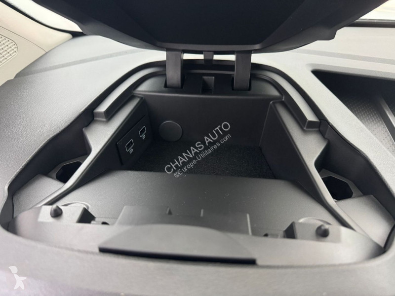 Véhicule utilitaire Renault FG TOLE DCI 95 L1...