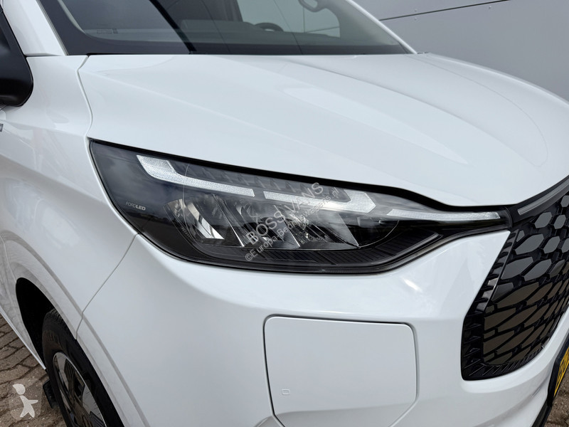 Лекотоварен автомобил Ford 71kWh 136PK...