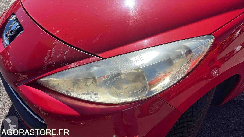 Лекотоварен автомобил Peugeot 207