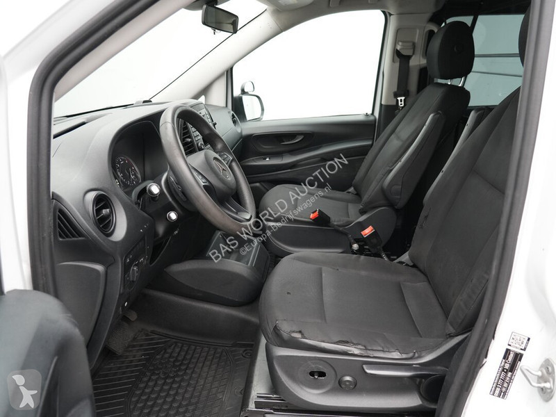 Bedrijfswagen Mercedes 116