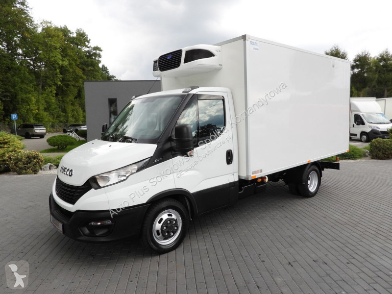 Veículo utilitário Iveco 35C14 DAILY