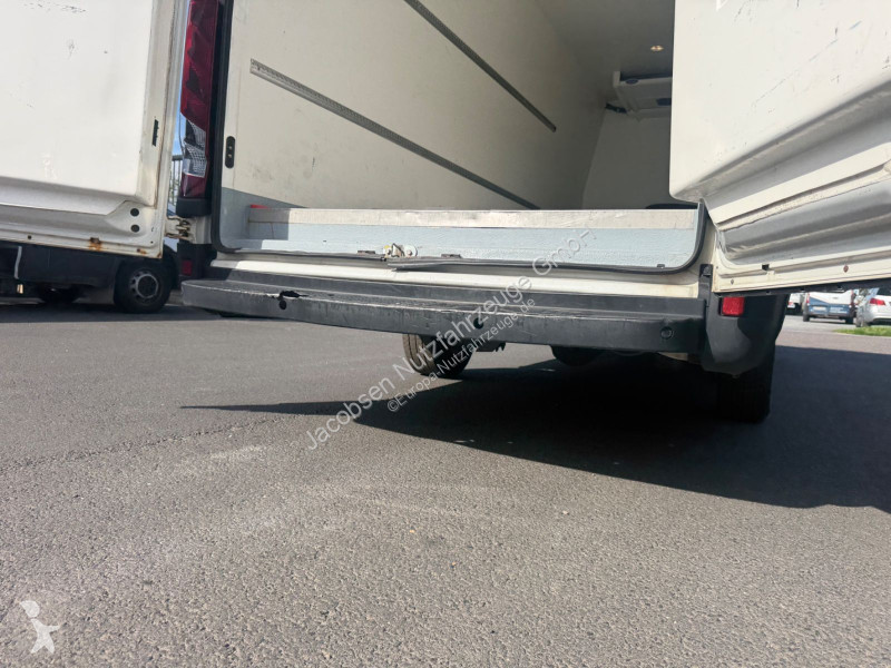 Véhicule utilitaire Iveco 35s15 Carrier Xarios...