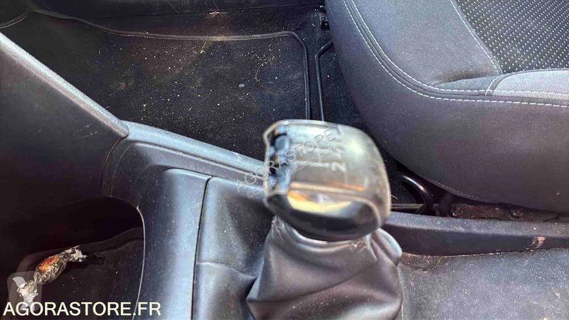 Véhicule utilitaire Peugeot 208