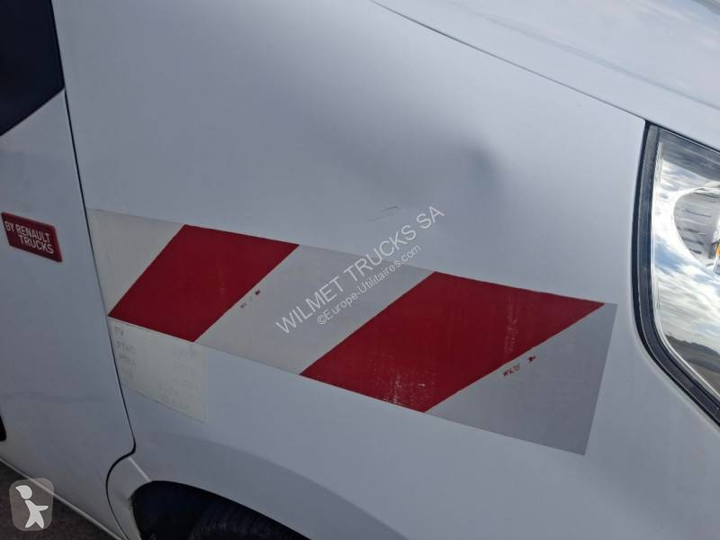 Véhicule utilitaire Renault 2.3 DCI 130