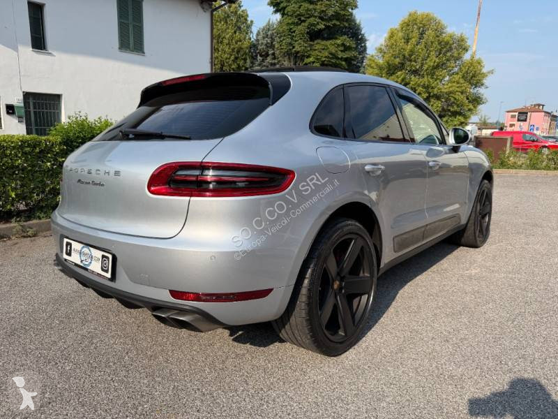 Véhicule utilitaire Porsche