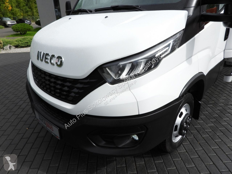 Véhicule utilitaire Iveco 50C18 DAILY