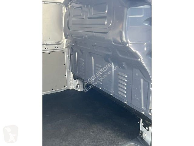 Véhicule utilitaire Mercedes VITO