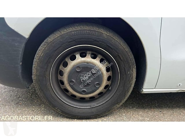 Коммерческий автомобиль