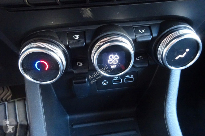 Коммерческий автомобиль Renault CLIO E-TECH 1,6...
