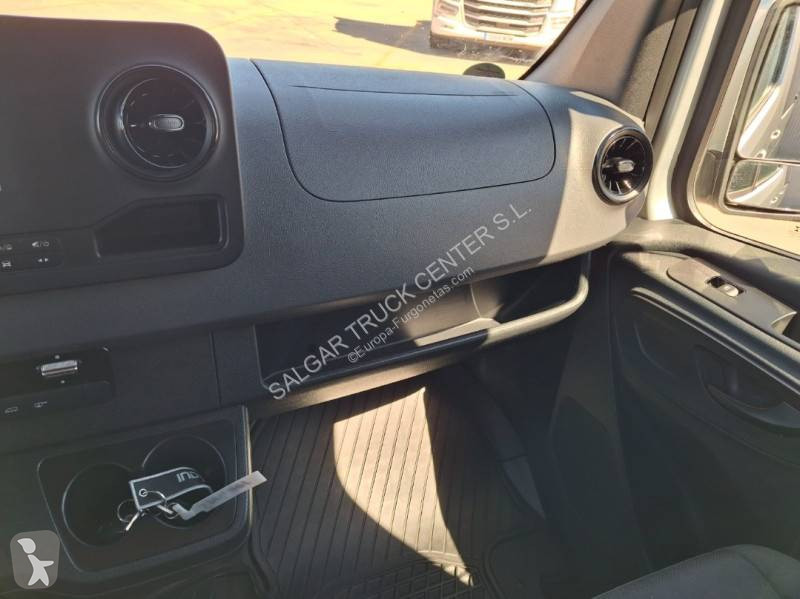 Veículo utilitário Mercedes 214 CDI