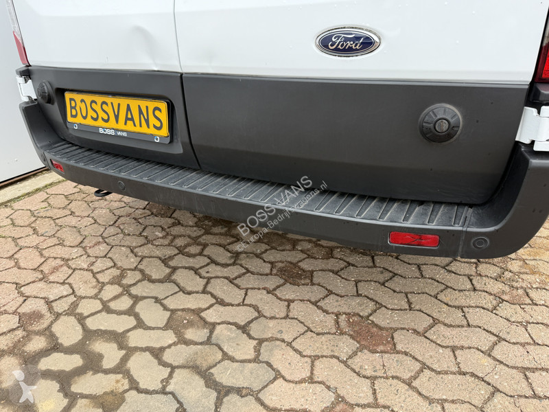 Samochód dostawczy Ford 68kWh 184PK L2H2 317km...