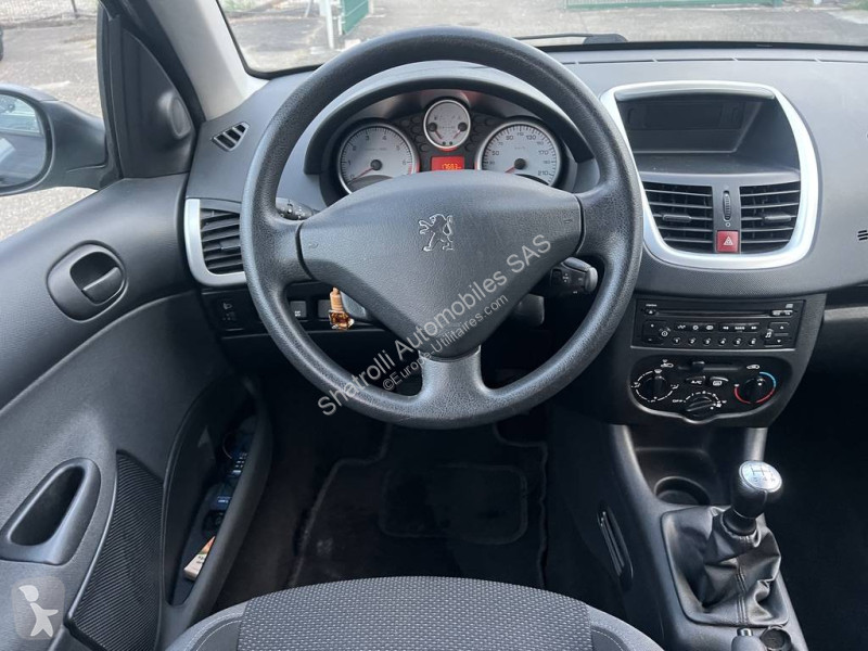 Autoutilitară Peugeot 1.1 i 60ch 4cv 5Portes...