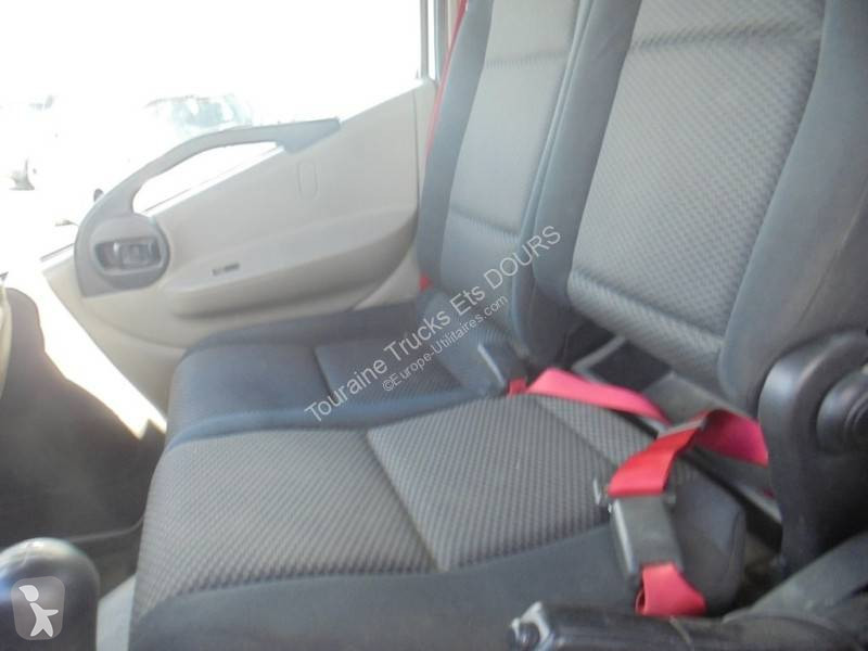 Véhicule utilitaire Renault 130 2.5 DCI