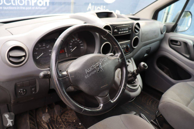 Véhicule utilitaire Peugeot 120 L1 1.6HDIF...