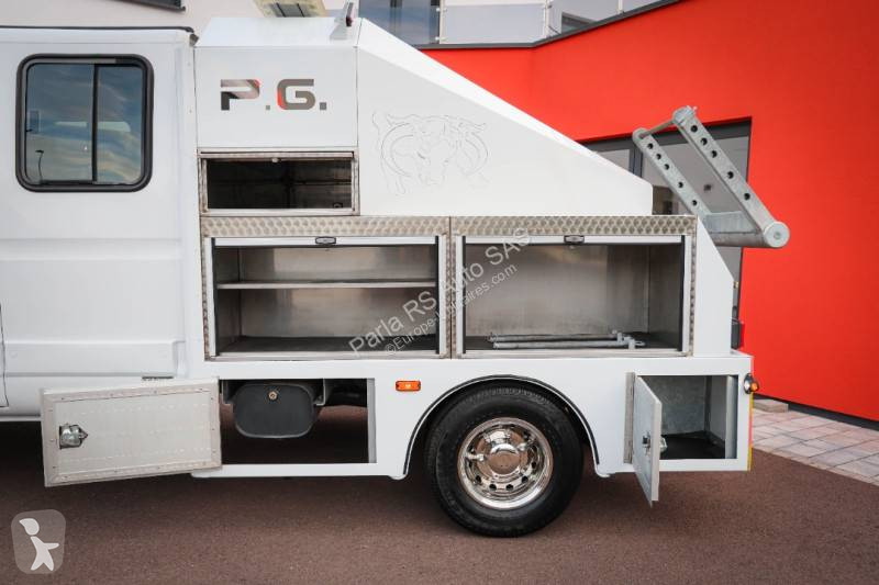 Véhicule utilitaire Iveco 70C17