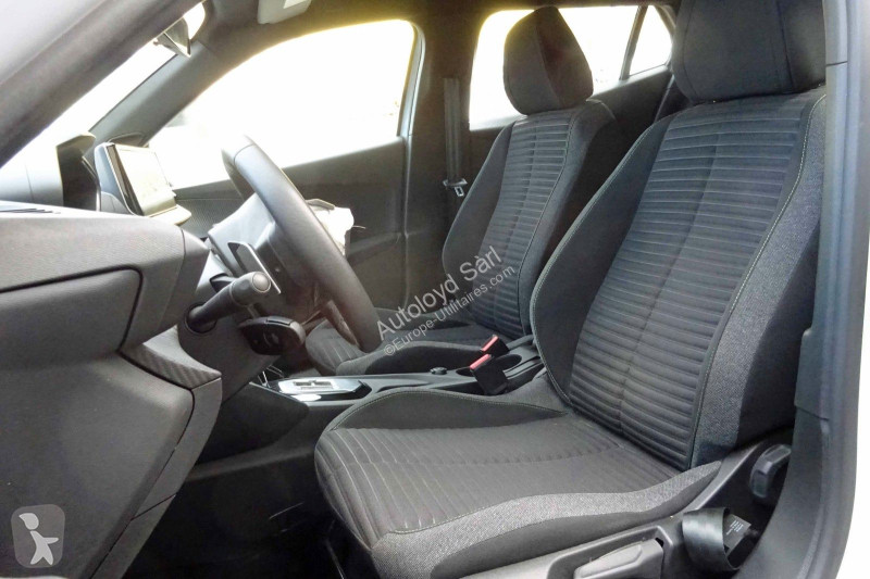 Užitkové vozidlo Peugeot 1,2 HYBRID 136 BVA