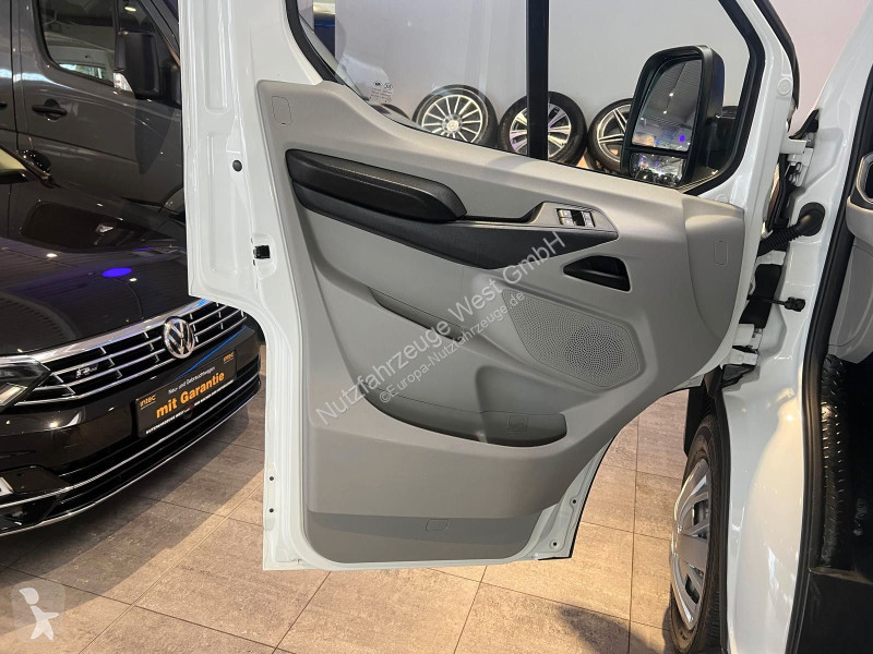 Véhicule utilitaire Maxus 9...