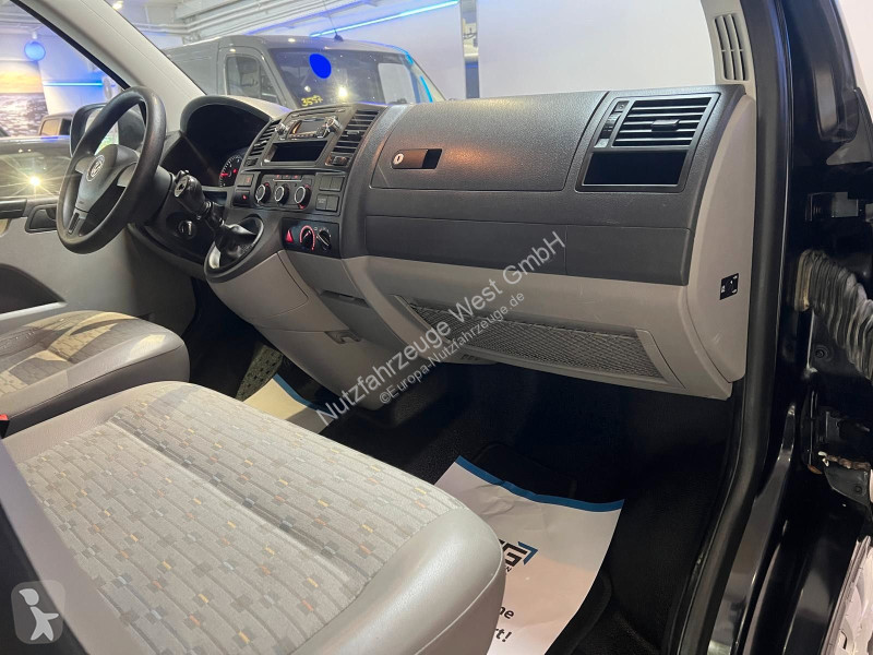 Véhicule utilitaire Volkswagen T5...