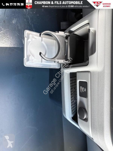 Véhicule utilitaire Ford FOURGON 320 L2H1 2.0...