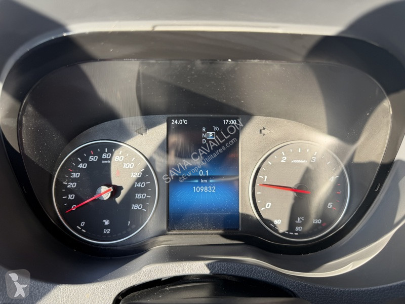 Véhicule utilitaire Mercedes 319 CDI 4X4...