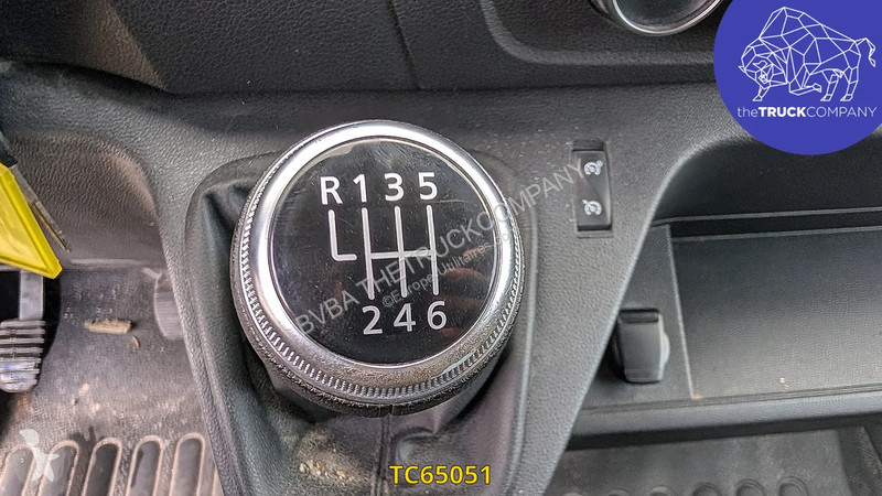 Véhicule utilitaire Renault L1H2 135.35