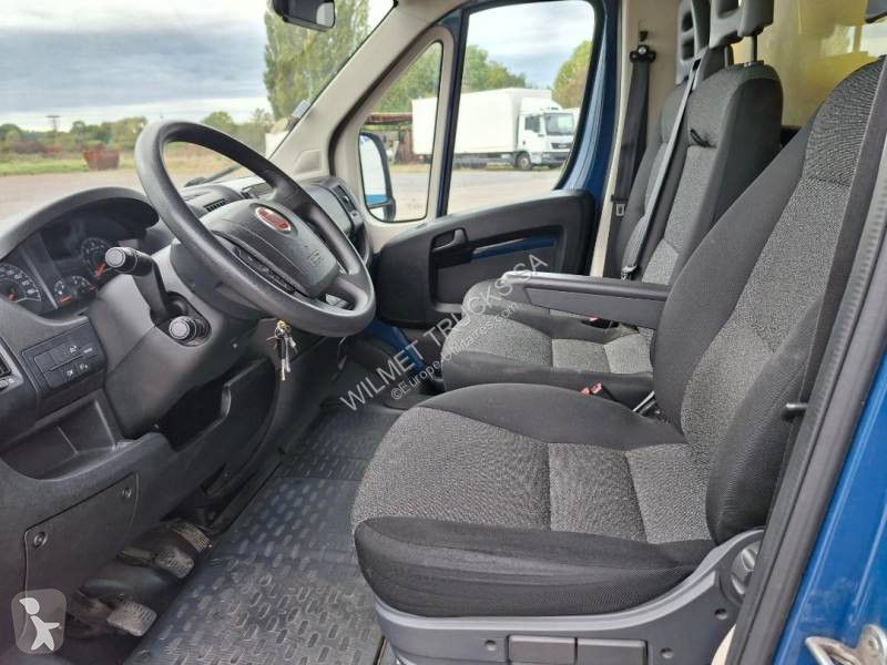 Véhicule utilitaire Fiat 130 MJT