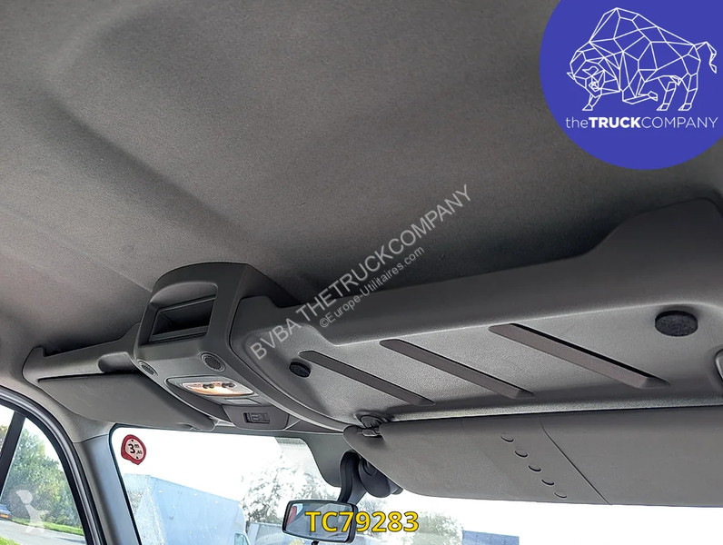 Véhicule utilitaire Renault 2.3 DCI KOFFER MET...