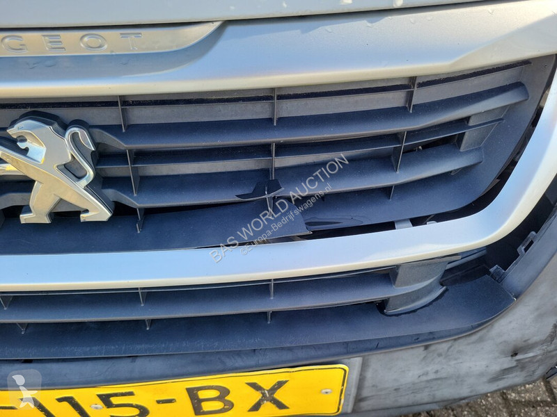 Véhicule utilitaire Peugeot 99pk