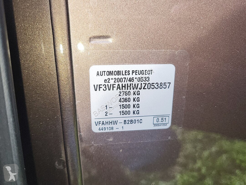 Véhicule utilitaire Peugeot 177pk