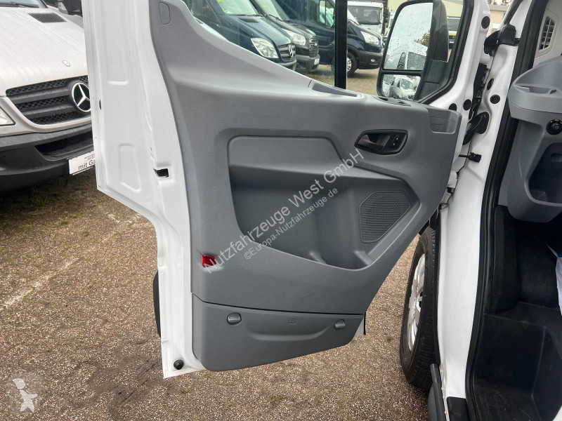 Véhicule utilitaire Ford 350 L4H3...