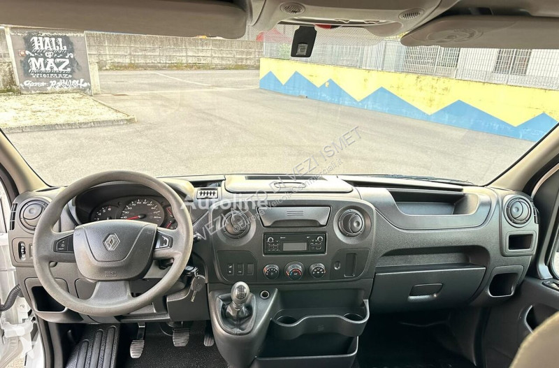 Renault master van