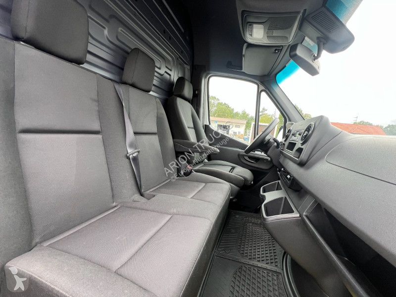 عربة نفعية Mercedes e L2H2...
