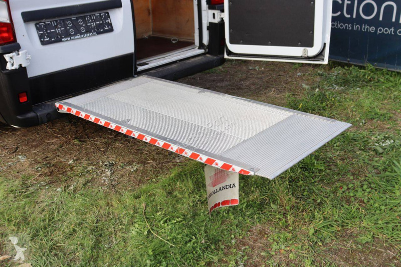 Véhicule utilitaire Peugeot