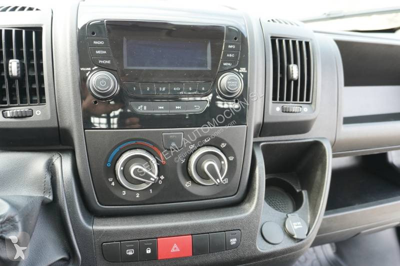 Véhicule utilitaire Peugeot